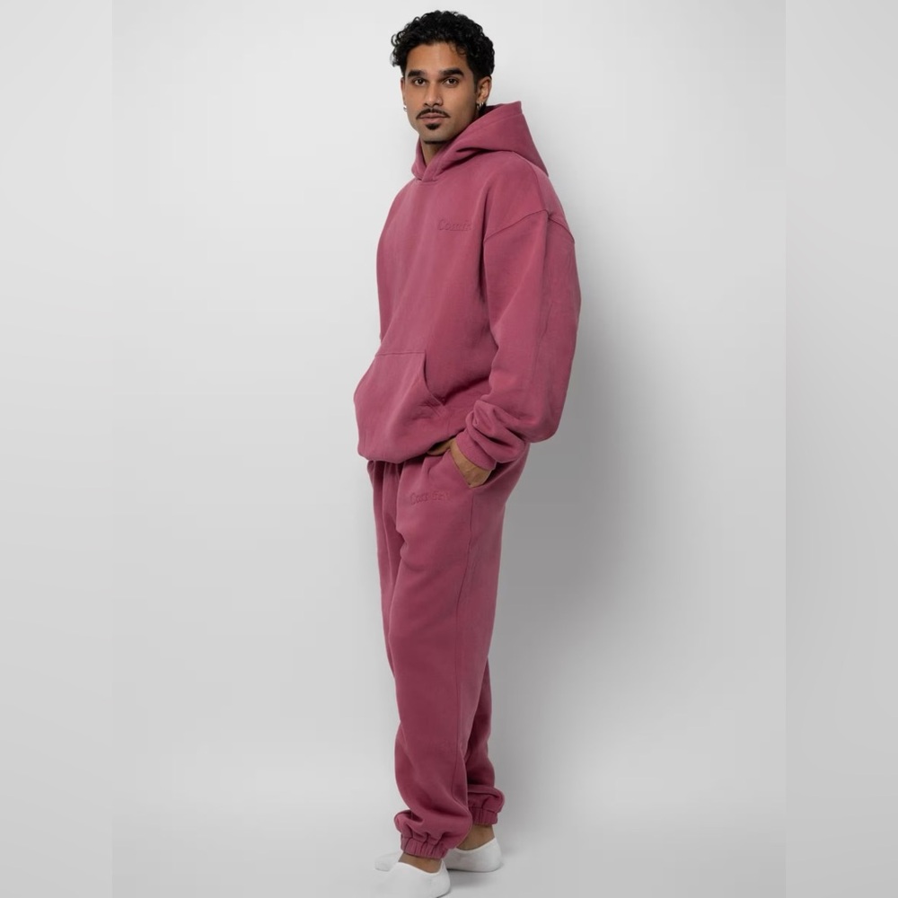 BNWT COMFRT Minimalist Sweatpants Berry Medium - Picture 3 of 5